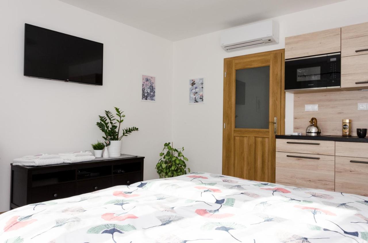Apartmany U Kotacku Veverske Kninice Exteriör bild